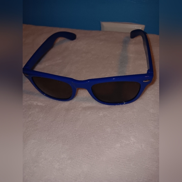 Kids Sunglasses Lot of 3 Pre-owned - Picture 3 of 6